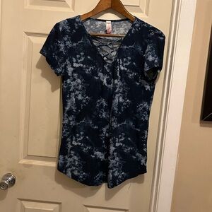 No Boundaries Blue and White Fitted tee shirt- size large